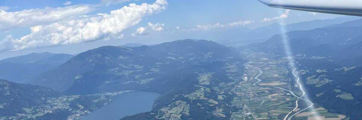 Flugwegposition um 13:00:29: Aufgenommen in der Nähe von Gemeinde Spittal an der Drau, Spittal an der Drau, Österreich in 2152 Meter